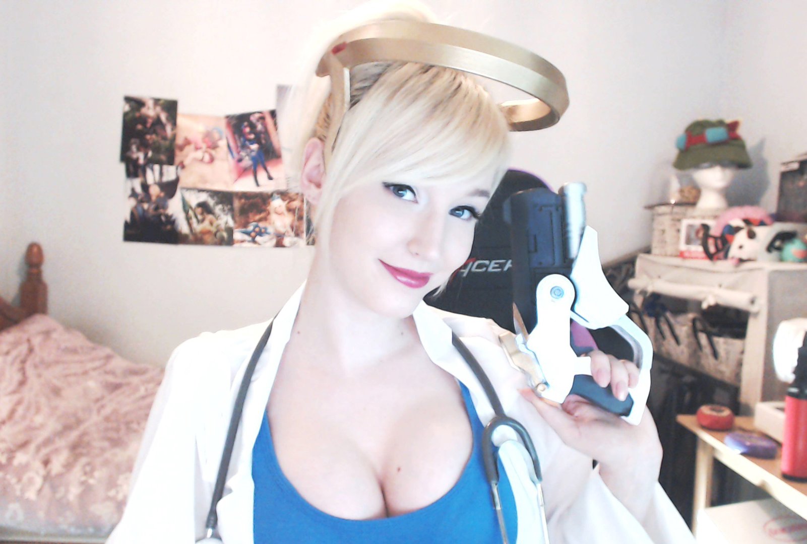 “https://t.co/gOuVmFJgUJ Doctor Mercy cosplay and some Overwatch! 