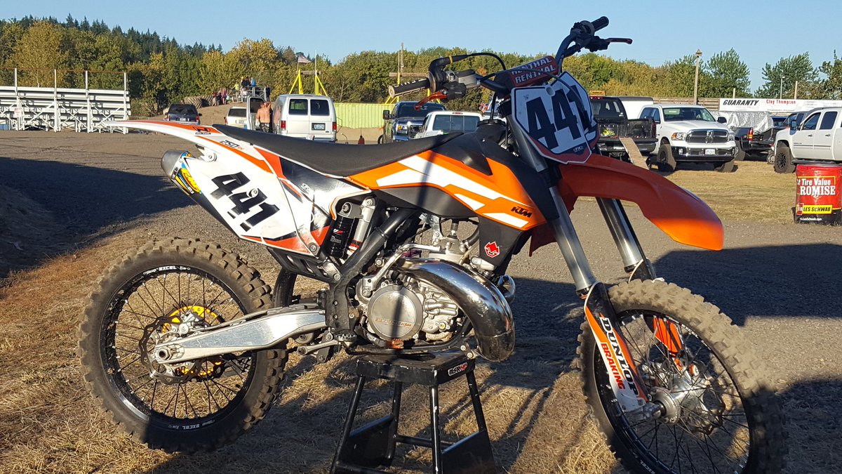 logan_jared's tweet photo. It's Hot here! #hookit #spy #torc1racing #ogio https://t.co/bfXD1sezs0