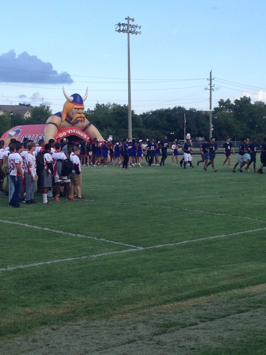 DHS Viking Football tweet media