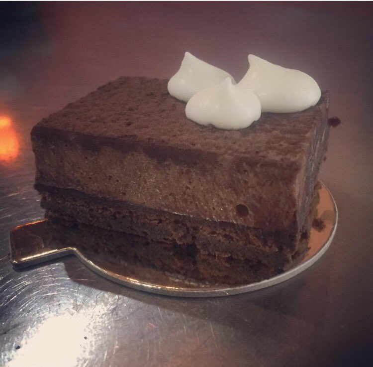 HSDesserts's tweet photo. We're almost sold out! Come get one now. #flourlesschocolatecake https://t.co/u9uryFm5hD