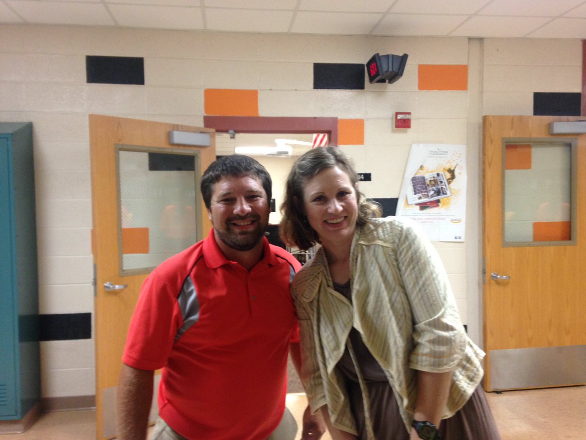merrillpe6's tweet photo. Open house #wearemerrill #merrillpd @VANDALPRIDE1 https://t.co/UAiTMvjE6A