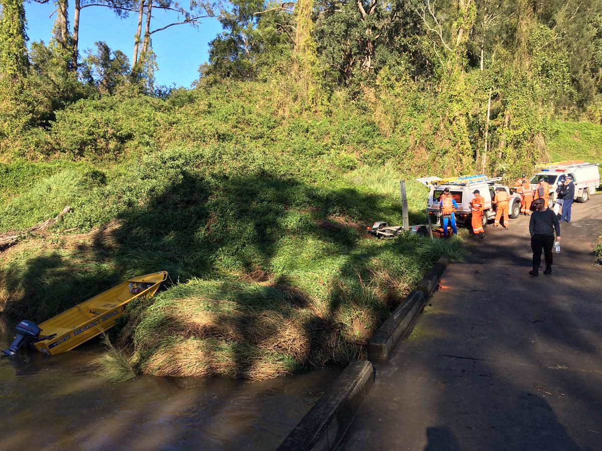 kathrynforan's tweet photo. The search for a 72y.o man swept into floodwaters at #Larnook is resuming. Latest coming up @TheTodayShow https://t.co/0z9dm7heYR