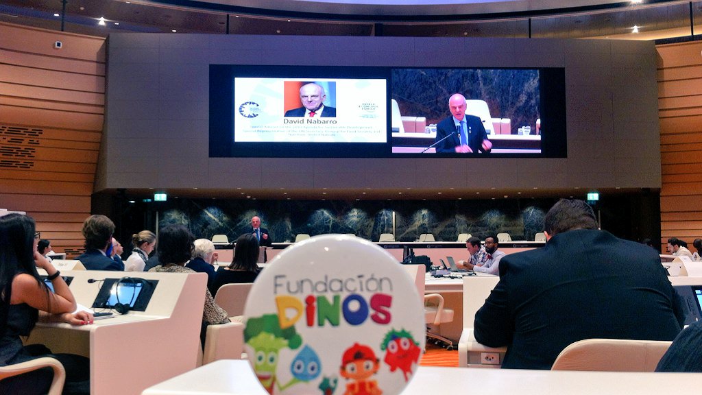 Thank you <a href="/davidnabarro/">Dr David Nabarro</a> great inspiration to <a href="/GlobalShapers/">Global Shapers</a> and <a href="/FundacionDINOS/">Fundación DINOS</a> #Colombia #Agenda2030 <a href="/UNGeneva/">United Nations Geneva</a>