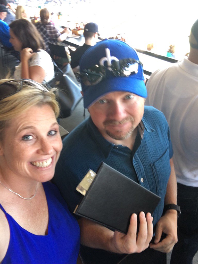 Athenabranshaw's tweet photo. Just trying to pay our tab! #gomariners https://t.co/BZK4bbzrGR