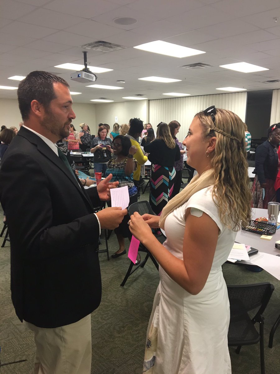 9150tif's tweet photo. Teacher leaders share "tricks of the trade" for building relationships and opening doors! https://t.co/oOFk7Z5Pur