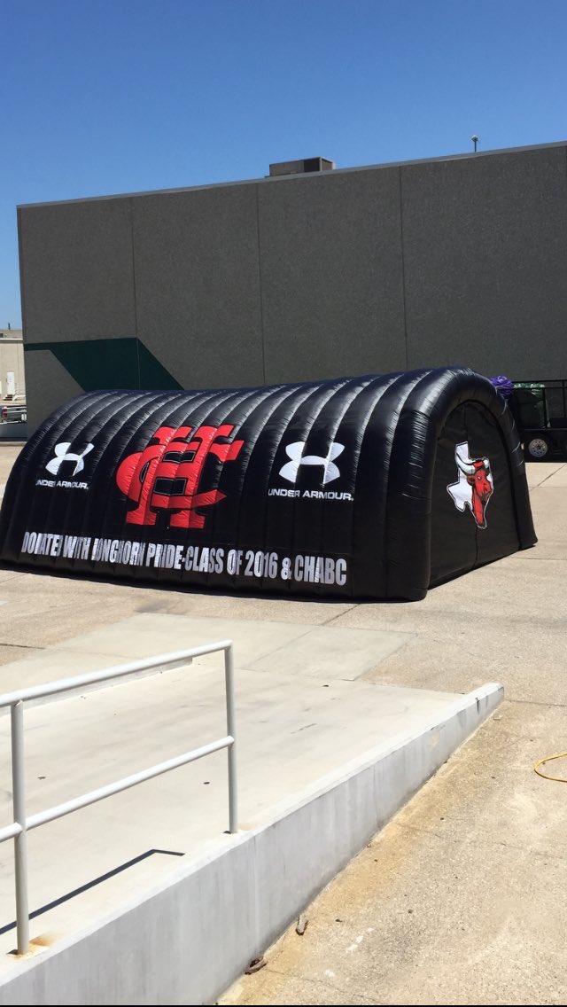 CHAthleticBoost's tweet photo. Loving our new blow up! And look who helped donate to that!!! Thank you CHABC members!! ❤️❤️❤️ https://t.co/u60evyyP71