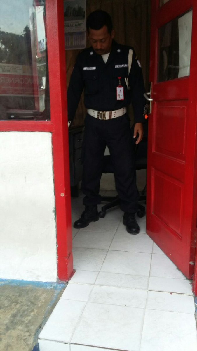 LamonganDigital's tweet photo. @parwi66 
@_funtastic5_
#TelkomFuntastic5
#GEMATREG5
#care Tim SAS Lamongan https://t.co/TMZIalXars