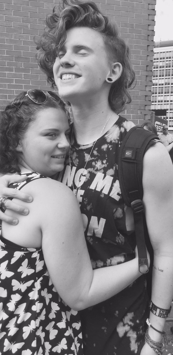 moonyslight_'s tweet image. ✧ *•Your smile is the most pretty thing in the world . @TheTideLevi  • * ✧