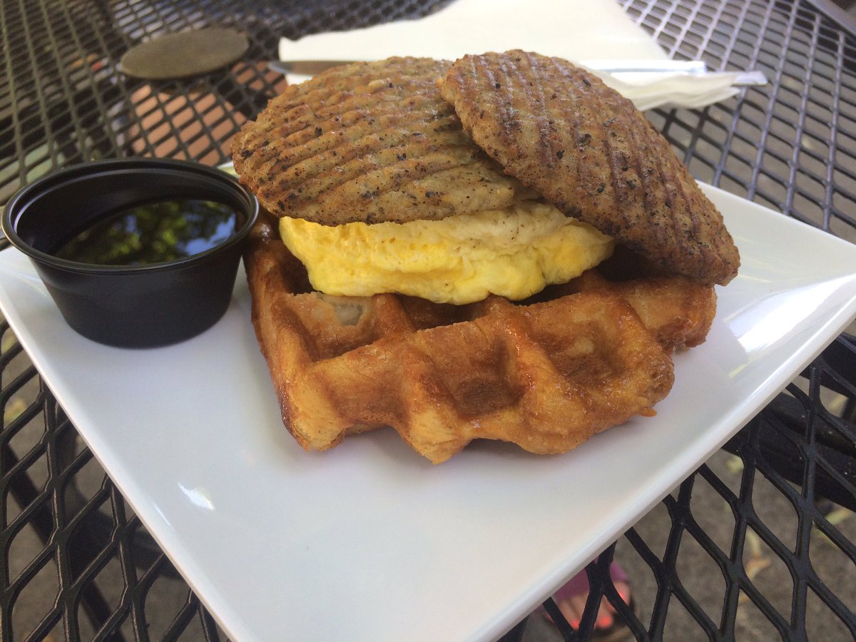 ECloskyWTSP's tweet photo. Taking full advantage of  #NationalWaffleDay by gorging my face. #CottageCafe #Scoop509 https://t.co/oGUydJIyen
