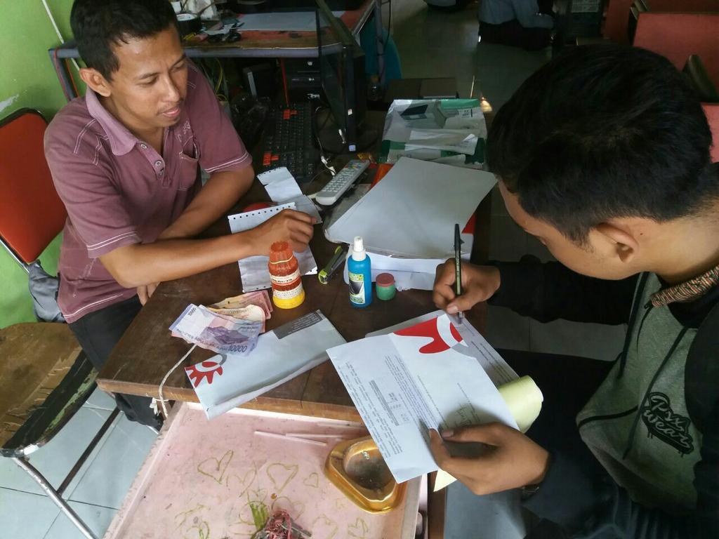 Herman_BJNMatoh's tweet photo. @parwi66 @fantastic5_ #Telkomfantastic #GEMATREG5 semangat #d2d demi calon pelanggan baru indihome https://t.co/DG68fyqOql