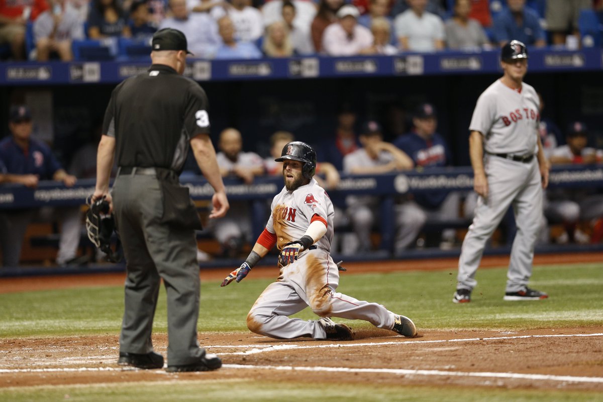 RedSox's tweet photo. Pedroia steals his 2nd base of the night and it pays off as Mookie brings him home with a single! It’s 3-0 #Redsox! https://t.co/lPbi4L5YUe