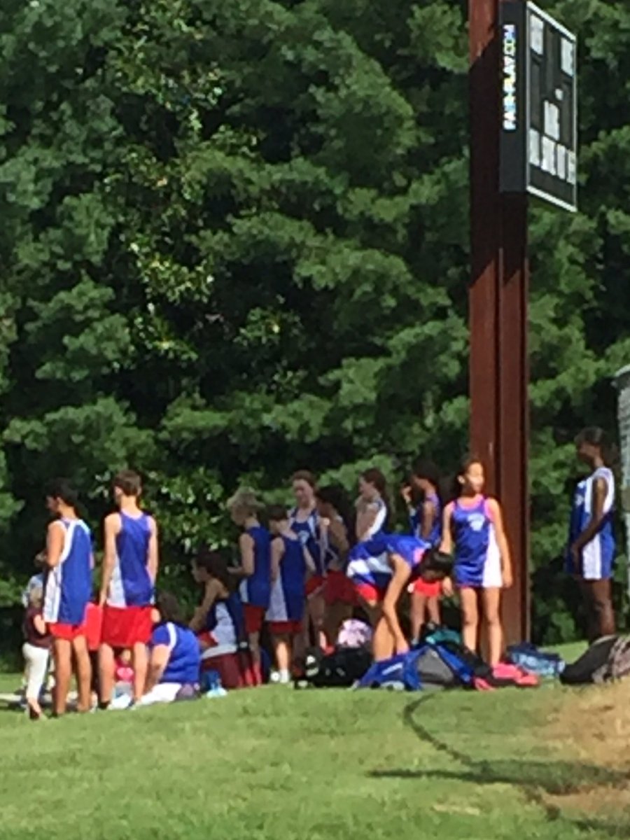 4n4schools's tweet photo. #FSSDpride @fssdFMS @fssdFMSsports @franklinspecial Excellence in the classroom & on the field! @EdFoundWilCo https://t.co/FrWJRWMizA