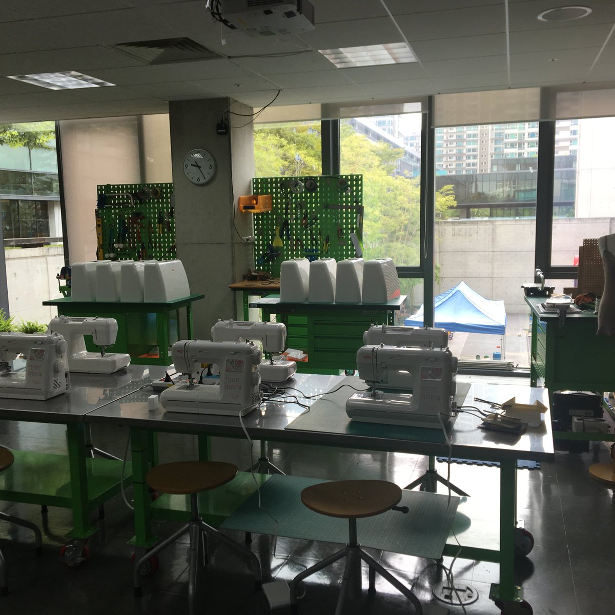 tieandjeans's tweet image. #makerslowchat #makeredau ok, here’s a basic overview of the elementary #cidesign space.