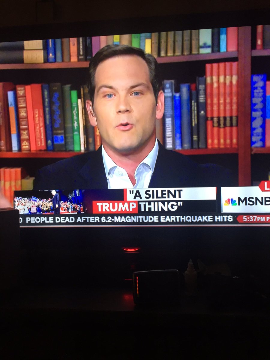 bretjacobson's tweet image. .@LPDonovan looking sharp on the tube