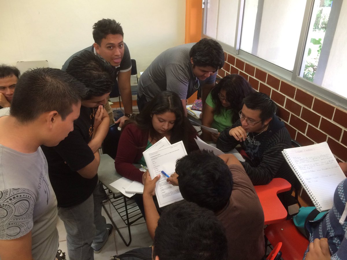 EdwinLopezAlva3's tweet photo. Hoy en en el aula. Realizando un organizador gráfico. https://t.co/GHStlblLRE
