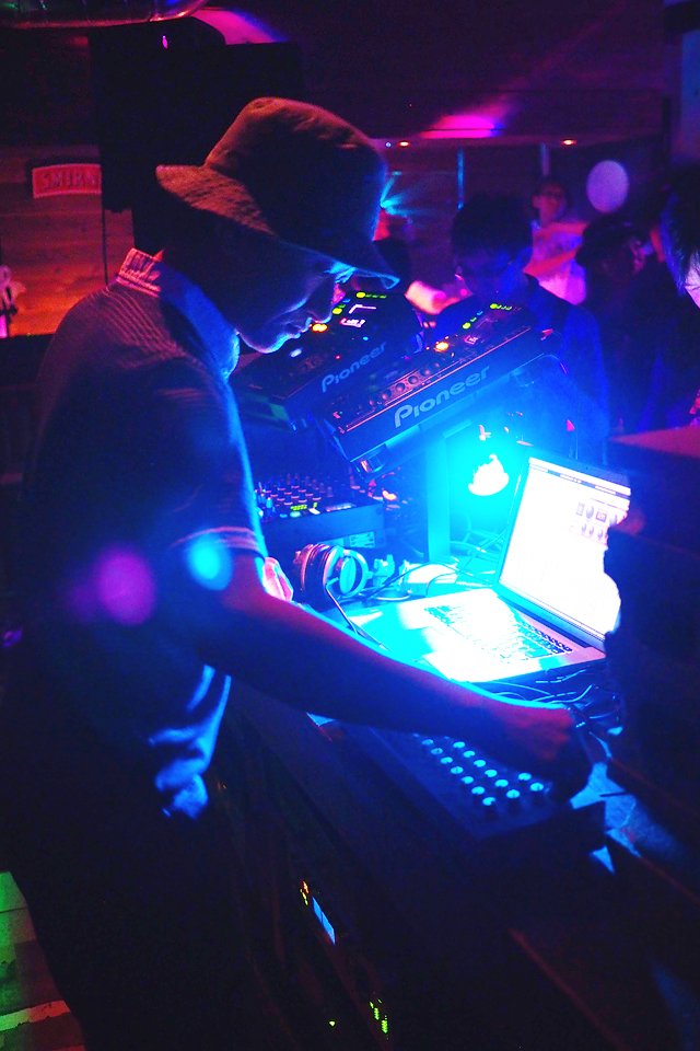 heaven_air's tweet photo. ACIDWORX JP vol.3 2016.08.13-14 @dazzbar Shizuoka,Japan.
Live : Beel https://t.co/b5OpNqo0pa