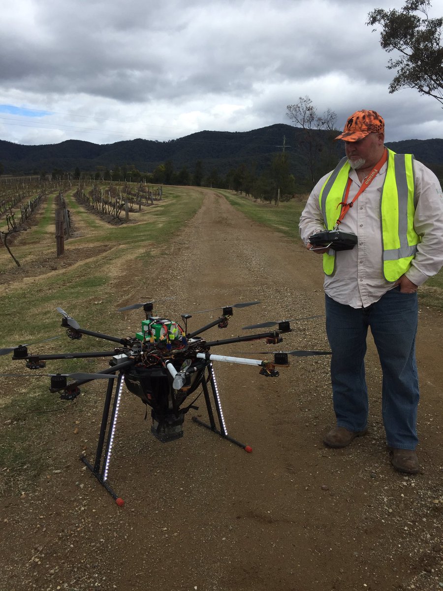 vitibit's tweet photo. Awesome #SVHWS by @nswdpi @nswwineguy with #Aerobugs and #bugsforbugs #uav #pestcontrol #beneficials #HunterWine https://t.co/9GhB2uMZNj