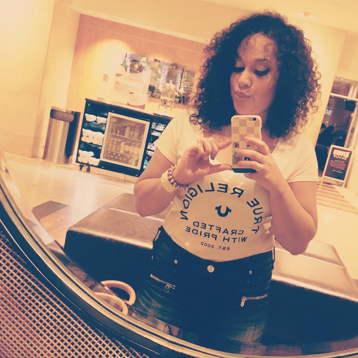 StaceP09's tweet image. Baby, I been poppin. 😘 #TrueToMyReligion 😏