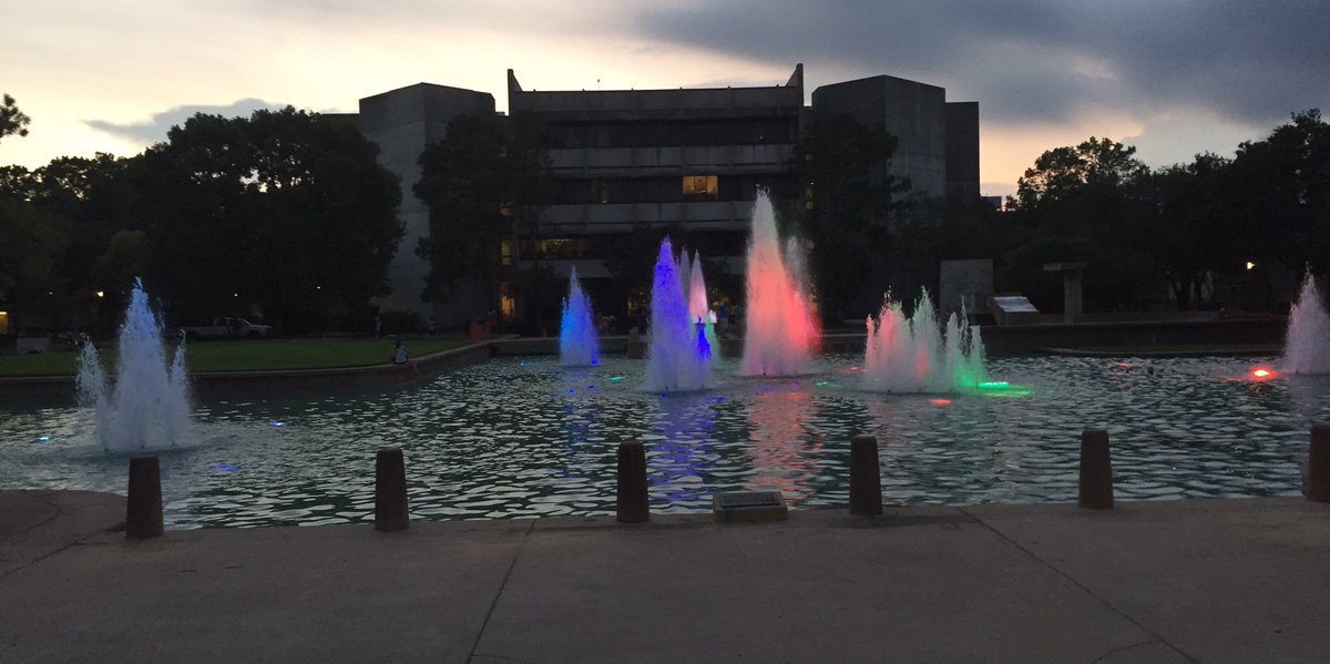 UHCL_PrezWalker's tweet photo. Cullen Fountain is up and running. Come out for the official lighting celebration Friday 8/26 @ 8:00 pm. https://t.co/sbY3NBKl77