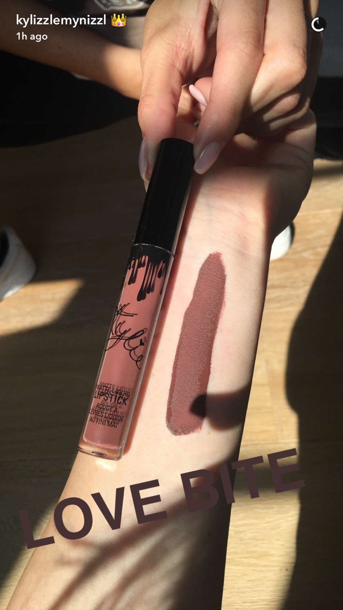 klipkitupdate's tweet photo. LOVE BITE. #FRIDAY 12pm pst. https://t.co/YKeqLTFtV3