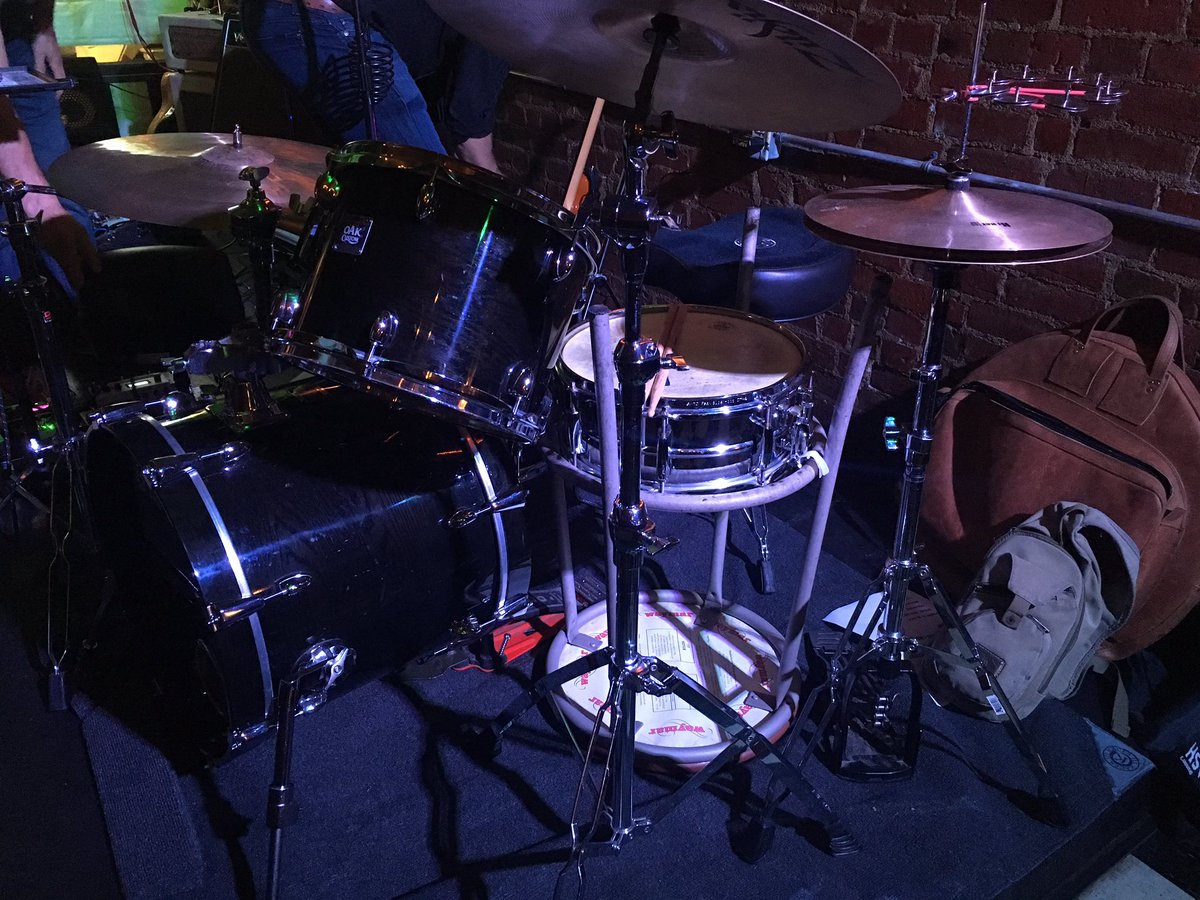 When you forgot your snare stand but the show must go on!