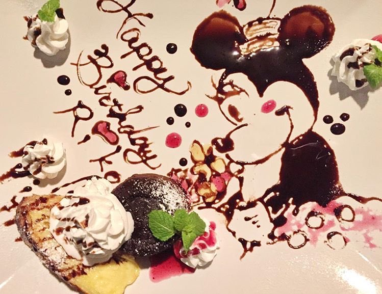 Saxe Bleu Diner デザートプレート お肉プレートで大切な人の誕生日をお祝いしましょう プレート の予約 ご相談は直接お店にお電話ください Saxebleudiner 誕生日 サプライズ 渋谷 奥渋谷 肉 プライムリブ Hbd 穴場