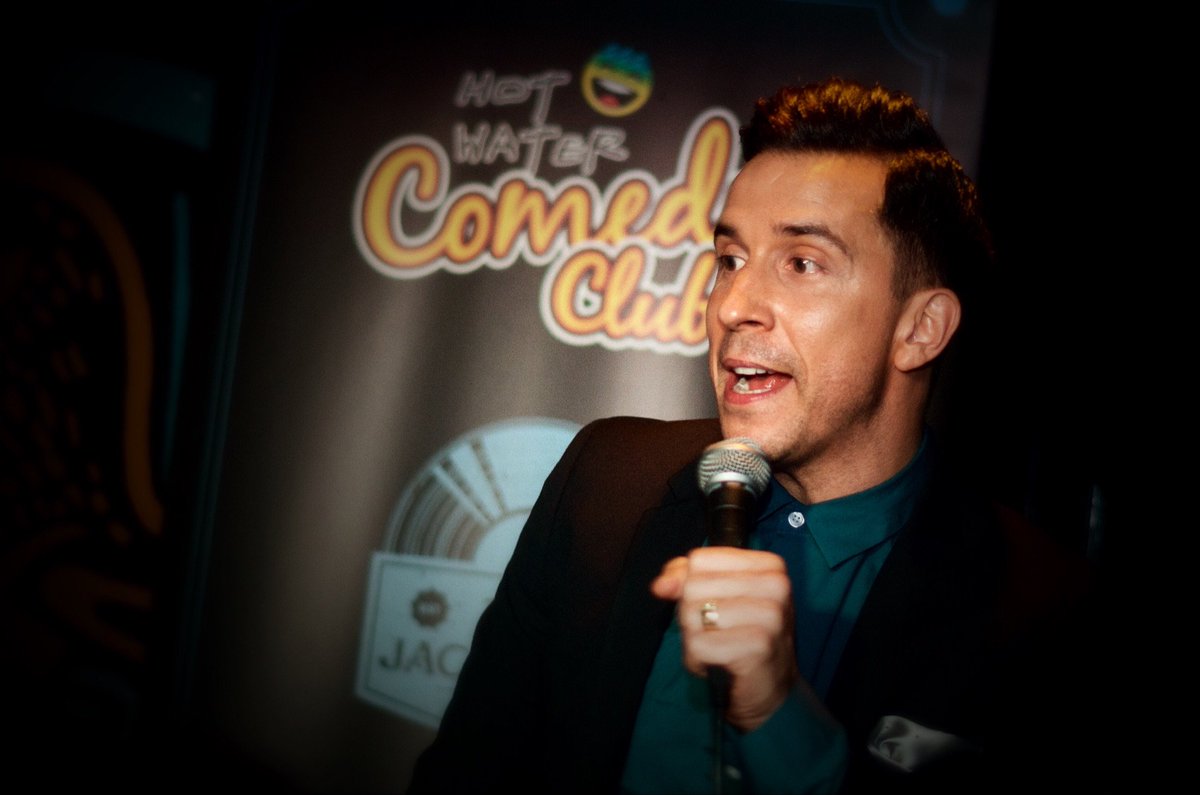 HWCCLiverpool's tweet image. The fantastic @russell_kane popped in to @jacarandalpool last night and was incredible as usual! @paulisthejoker