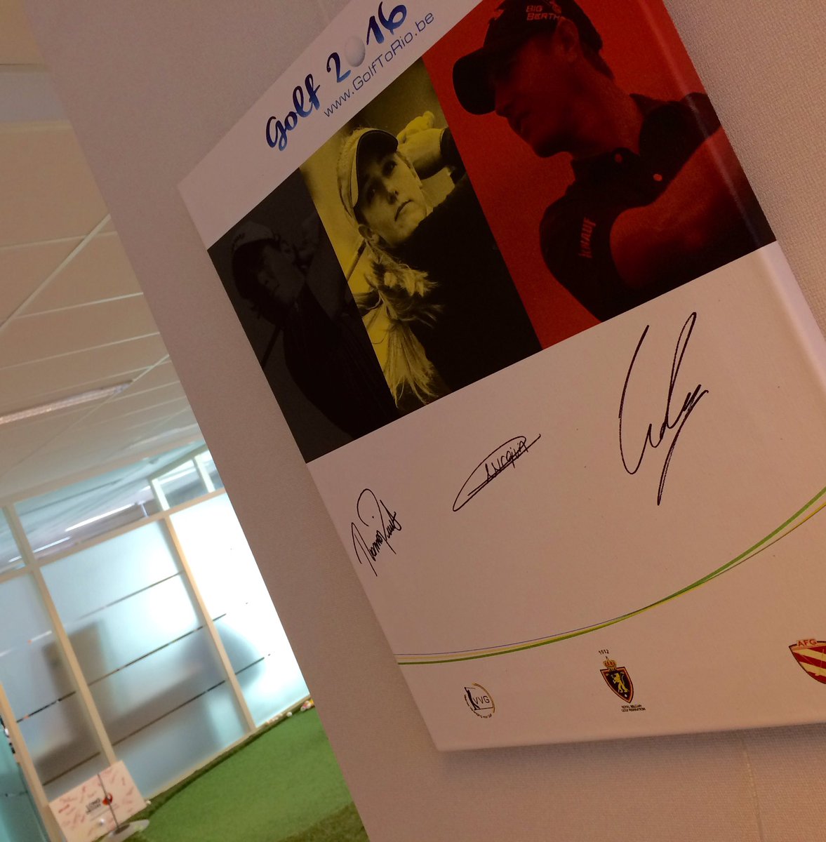 golfvlaanderen's tweet photo. #golftorio souvenir hangt in het VVG kantoor! Thx @teambelgium #golf vr dit onvergetelijk avontuur #Rio2016 https://t.co/3yrOXhr8oh