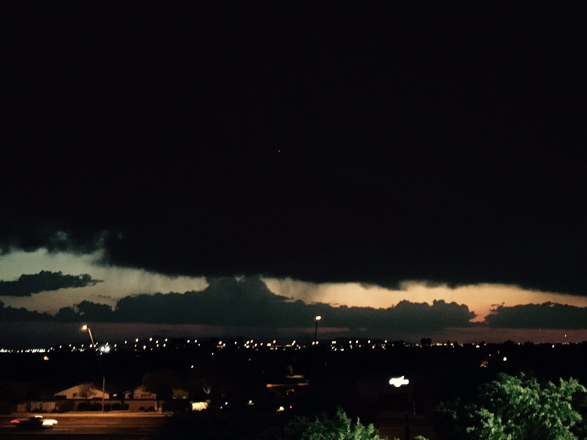coltydayley's tweet photo. "As the dark storm converged upon the peaceful night..." https://t.co/UOfXJCquZI