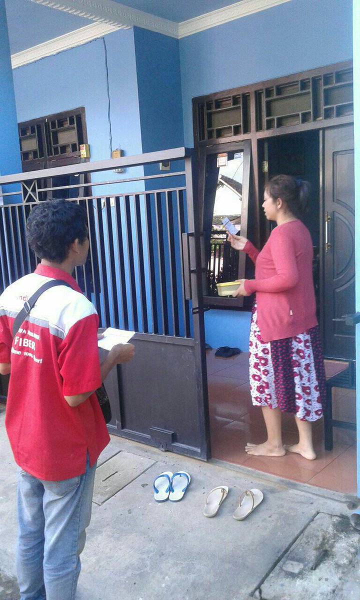 Herman_BJNMatoh's tweet photo. @parwi66 @fantastic5_ #Telkomfantastic #GEMATREG5 semangat #d2d demi calon pelanggan baru indihome https://t.co/Kko4QH6OEZ