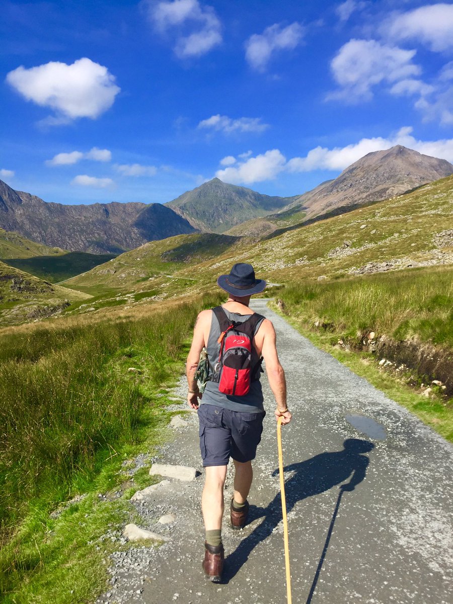 MandoAPP's tweet image. When my son 4 3/4 yrs  I guided him up snowdon, the other weekend the roles reversed :) I made the top again !