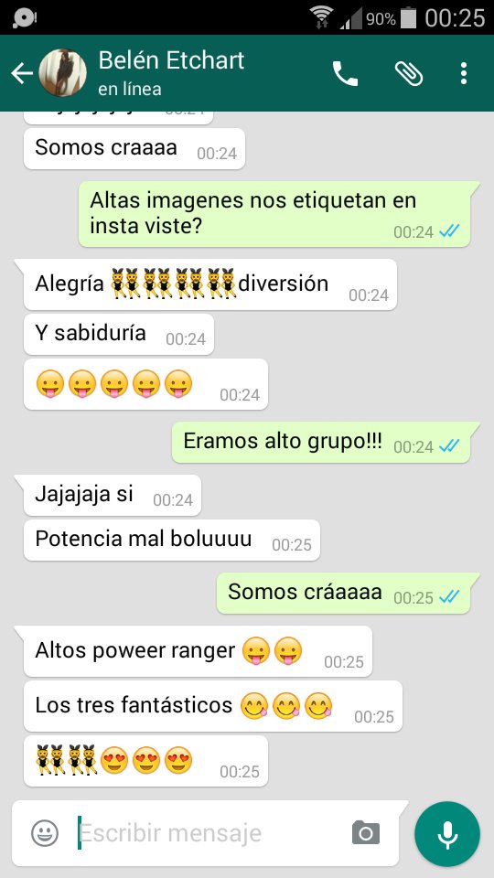 MatiasSchrank's tweet photo. Acá whatsappeando con una amiga @beluetchartreal https://t.co/CfsK5fV5KF