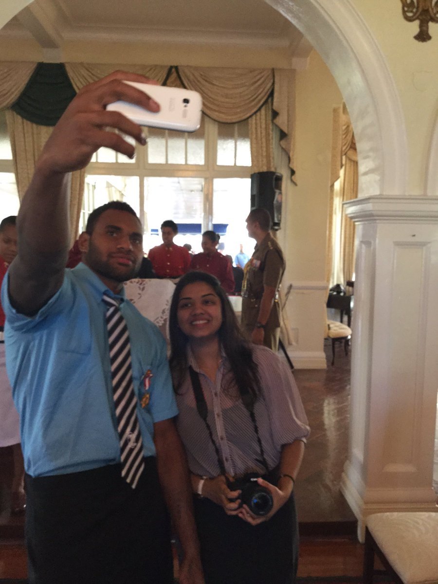 sun_fiji's tweet image. Heroes pose for photos

#StateHouse #Medalpresentations