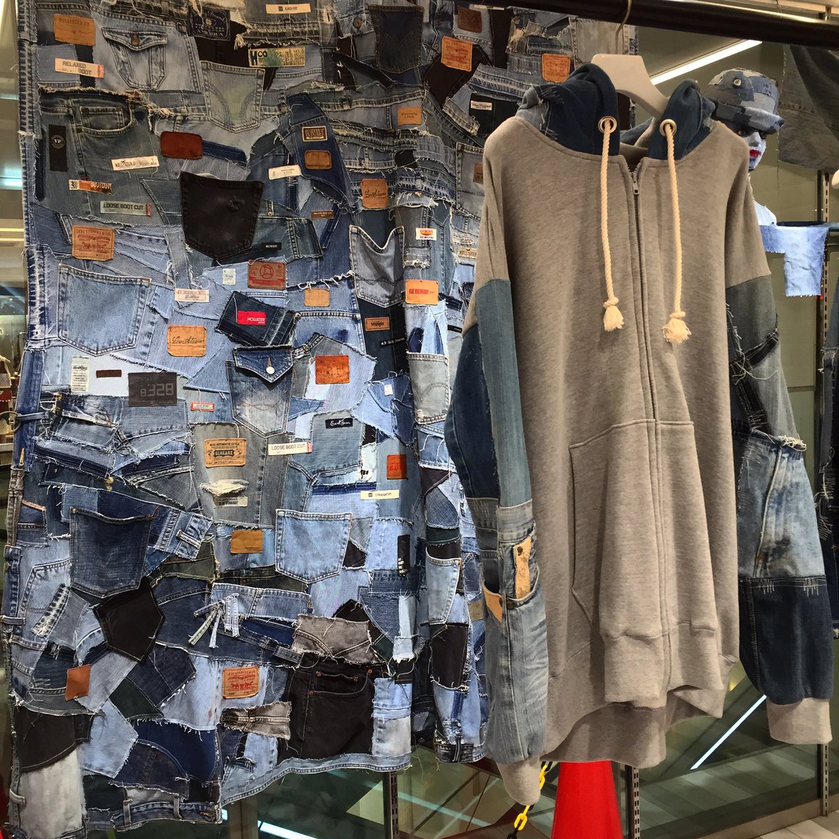 WALL_LABO's tweet image. DE:CODE

パーカー¥36,000＋TAX
ノーカラーJKT¥38,000＋TAX

通販をご希望のお客様は写真を添付のうえ、以下まで。

wall_fukuoka@hpgrp.com