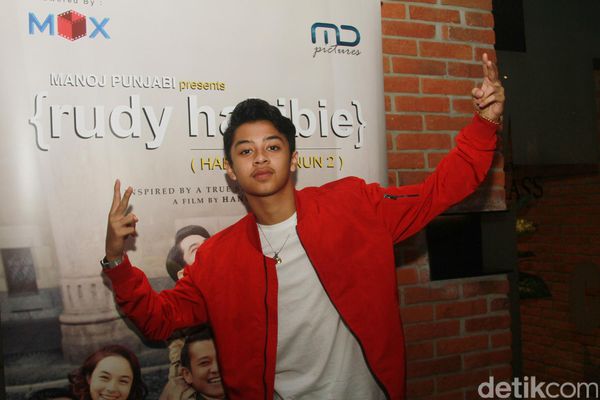 detikcom's tweet photo. Bastian Jadi Orang Pertama yang Tak Setuju CJR Bubar https://t.co/yEhrLVdNCy via @detikHot https://t.co/k0KmpF2sWk