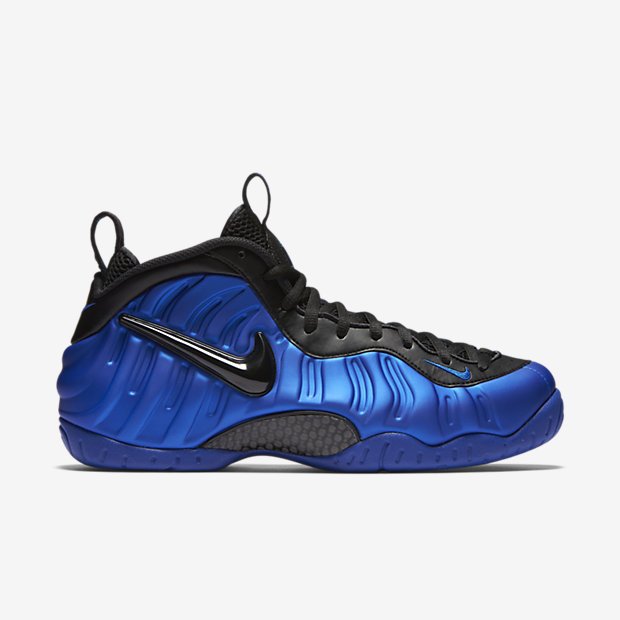 sneakersteal's tweet photo. Nike Air Foamposite Pro "Hyper Cobalt" via .@footlocker 10am EST https://t.co/CR1zkD01G2 https://t.co/mqmkhOYN89