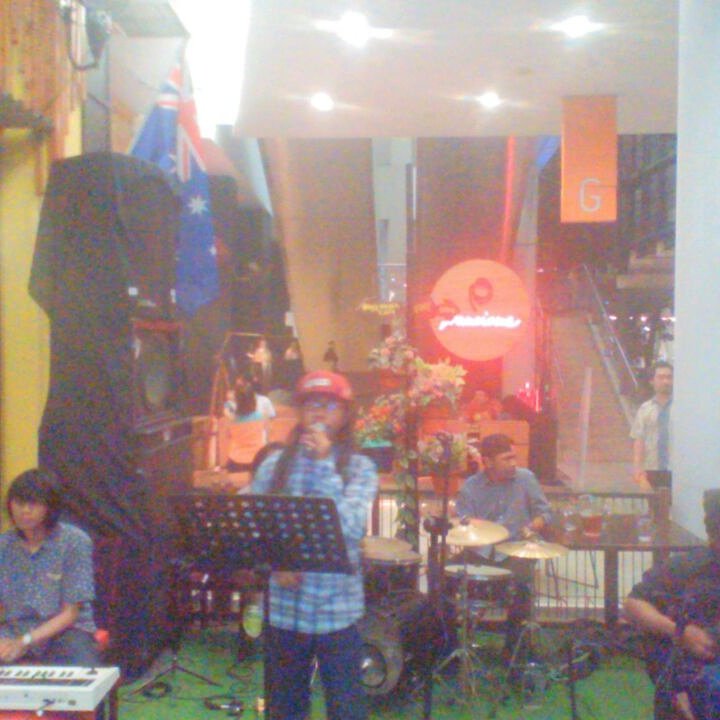 HogsBreathID's tweet photo. Perform band 16 aug 2016
With Natty Dreath @hogsbreathid

Hogs Breath Cafe
Website : https://t.co/kWJRhCY42Z https://t.co/GPH1a0mIJg