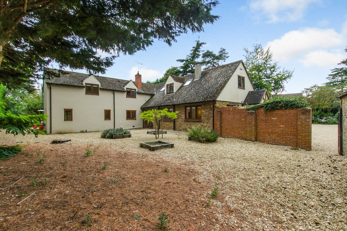 epcregistry's tweet image. Professional Photography with expert enhancement and multi sky!    #multisky #propertyphotos