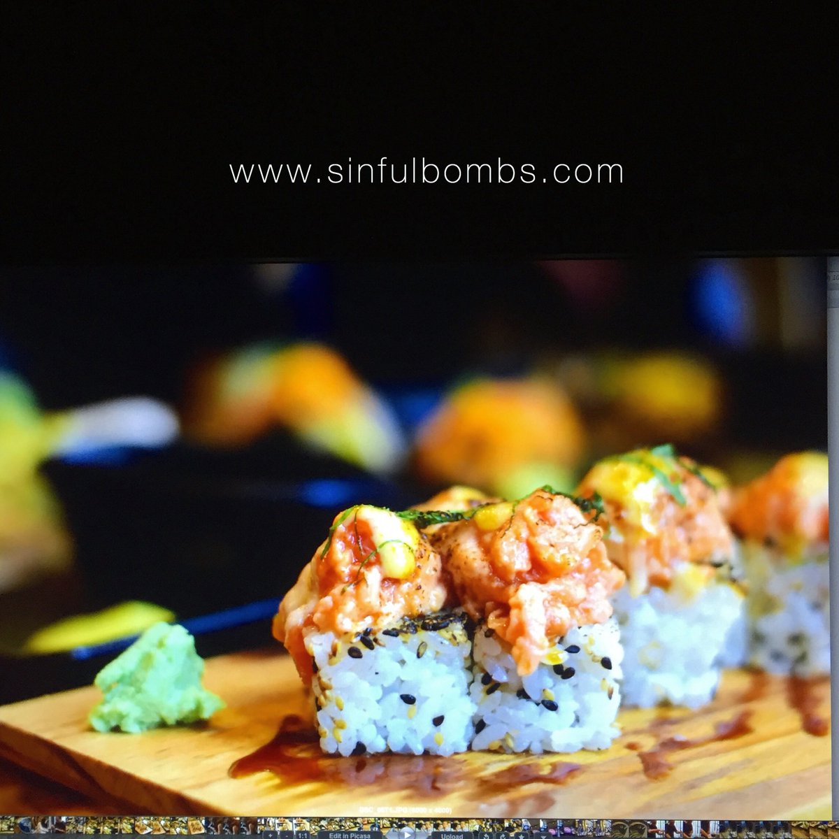 djcherrybombs's tweet photo. SALMON TARTARE ABURI MAKI aka gasms in my mouth! ๐๐๐ป #lovemyjob #OomaPh #FoodPhotography #AllSinfulEverything https://t.co/QFTKqzP0eT