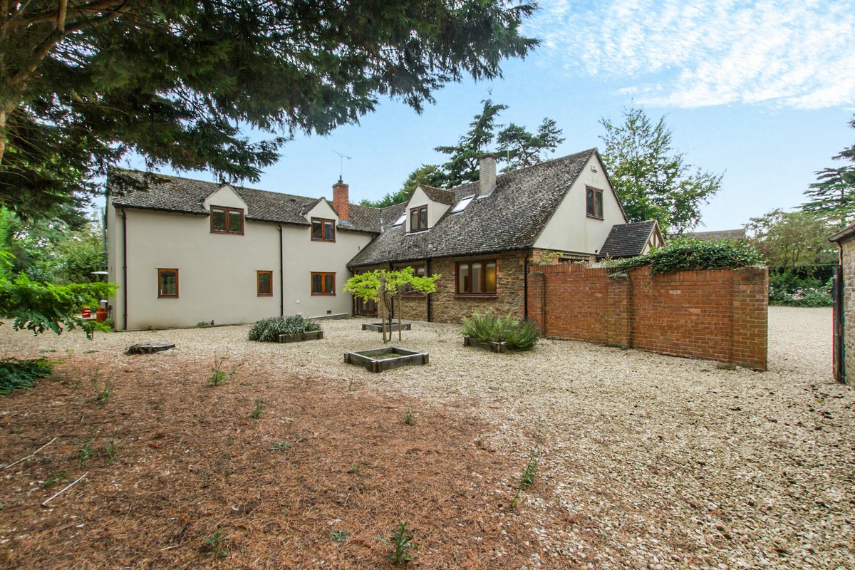 epcregistry's tweet image. Professional Photography with expert enhancement and multi sky!    #multisky #propertyphotos