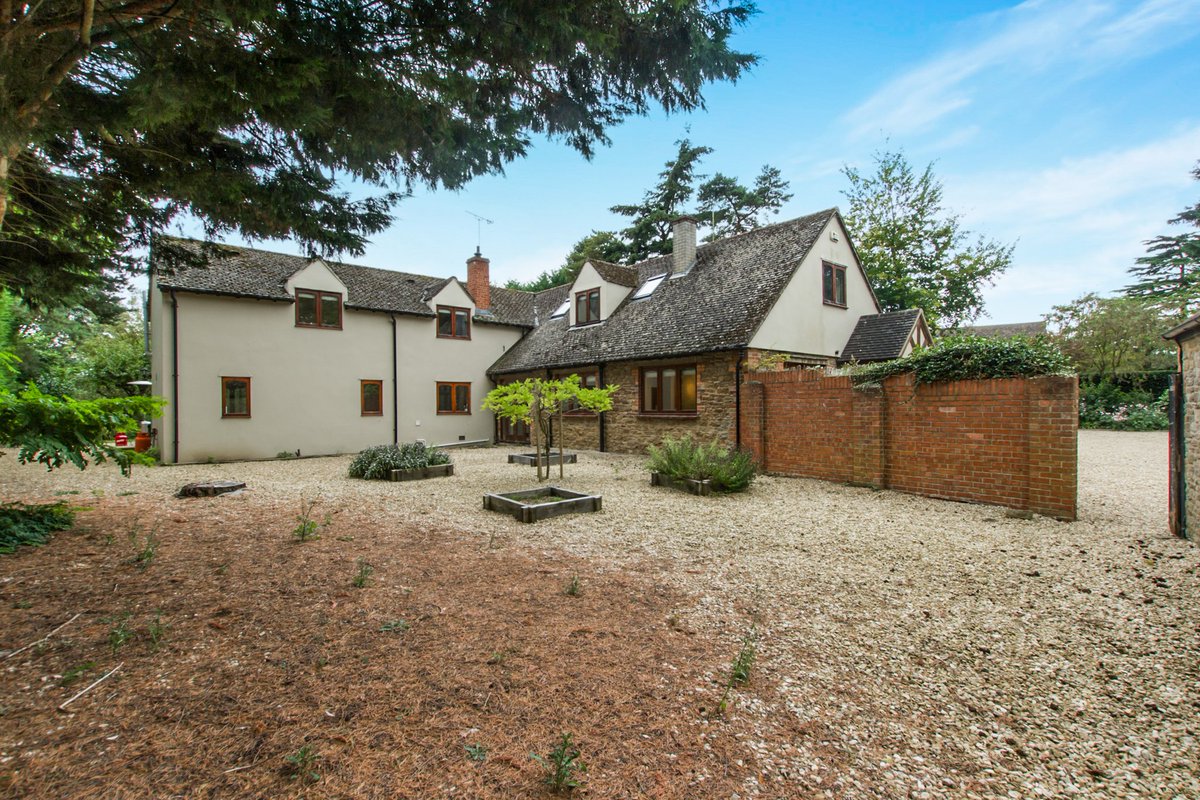 epcregistry's tweet image. Professional Photography with expert enhancement and multi sky!    #multisky #propertyphotos