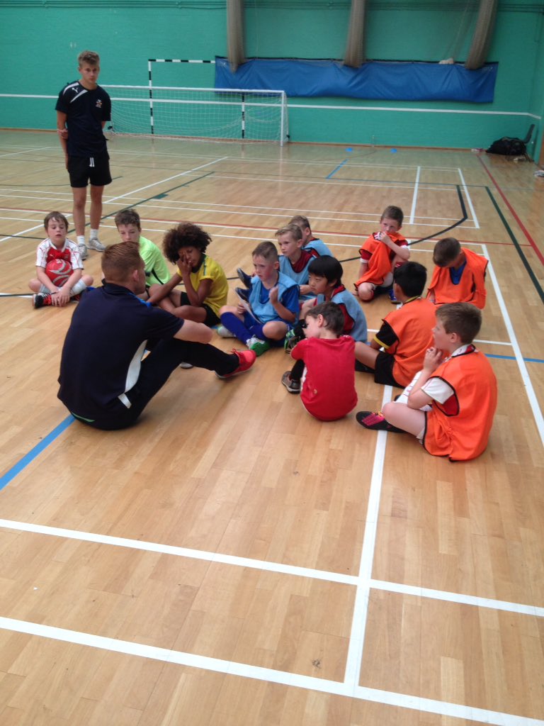 CUCoachLukeS's tweet photo. #firstteamthursday #soccerschools ⚽️ https://t.co/QqOmMRMDMI