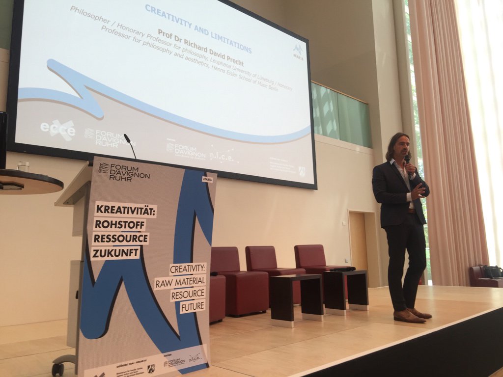schwarzesgold's tweet photo. Now On Stage @ForumAvignon Ruhr Prof. Dr. @RichPrecht, Philosopher who talks about Creativity and Limiations #FAR16 https://t.co/EvdlTRZCsJ
