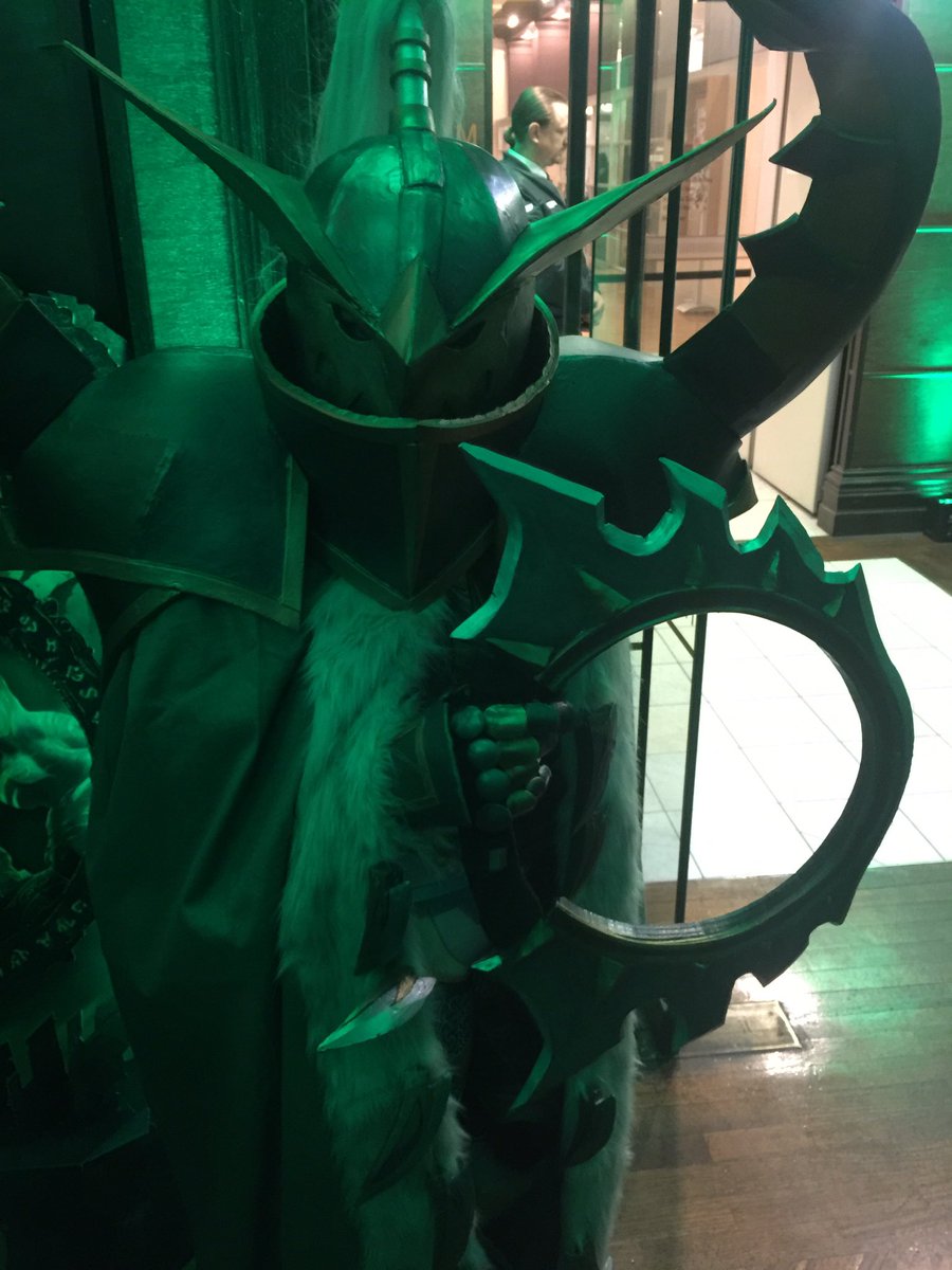 cinder_tweets's tweet photo. The cosplay tonight was AMAZING. #ANZLegion https://t.co/UWSuoCiyqF