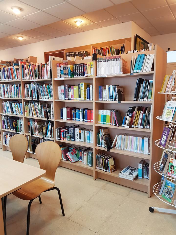 museucuinacat's tweet photo. La Biblioteca Mpal de #TossadeMar i @museucuinacat crearan un corner especialitzat de #cuinacatalana #InCostaBrava https://t.co/Nm6Wkc1XuL