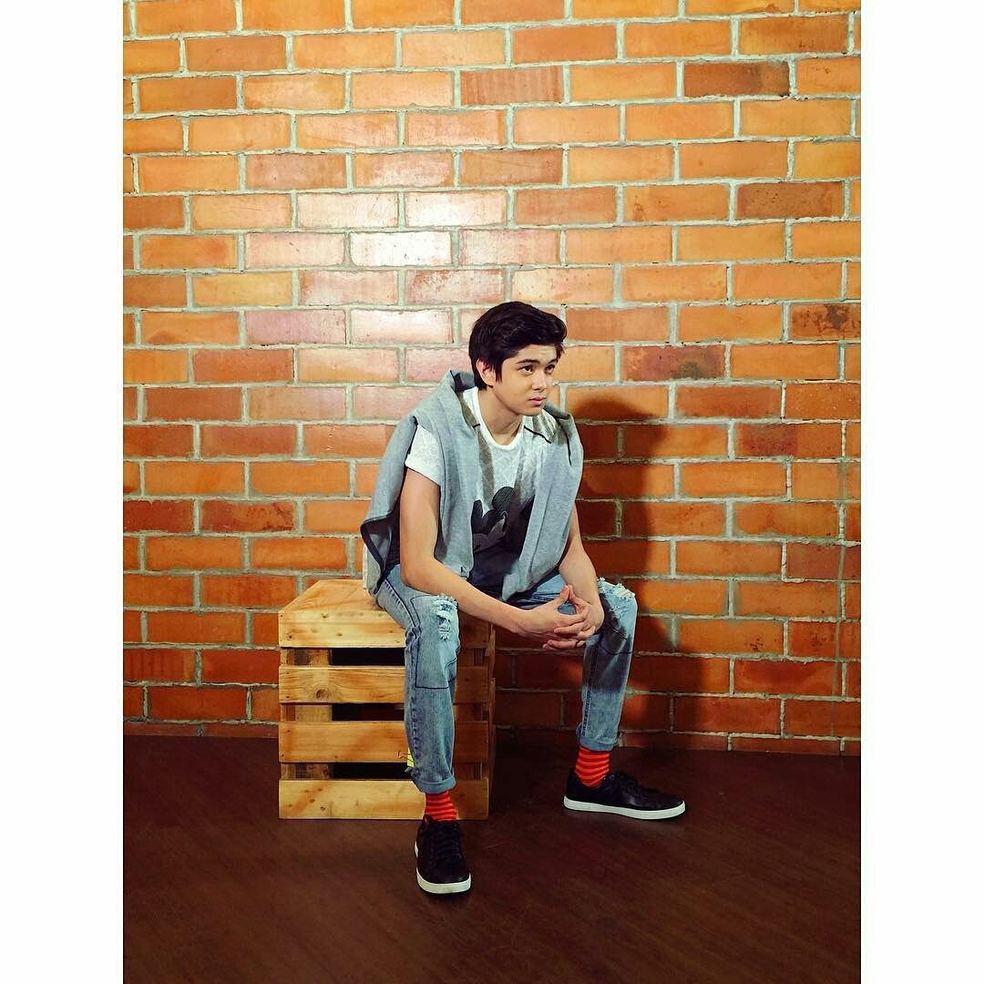 jackstonersofc's tweet photo. Why so irresistible? 

#JackReidForFoldedandHung 
#wearDisneyFH https://t.co/wRbreQcW6I