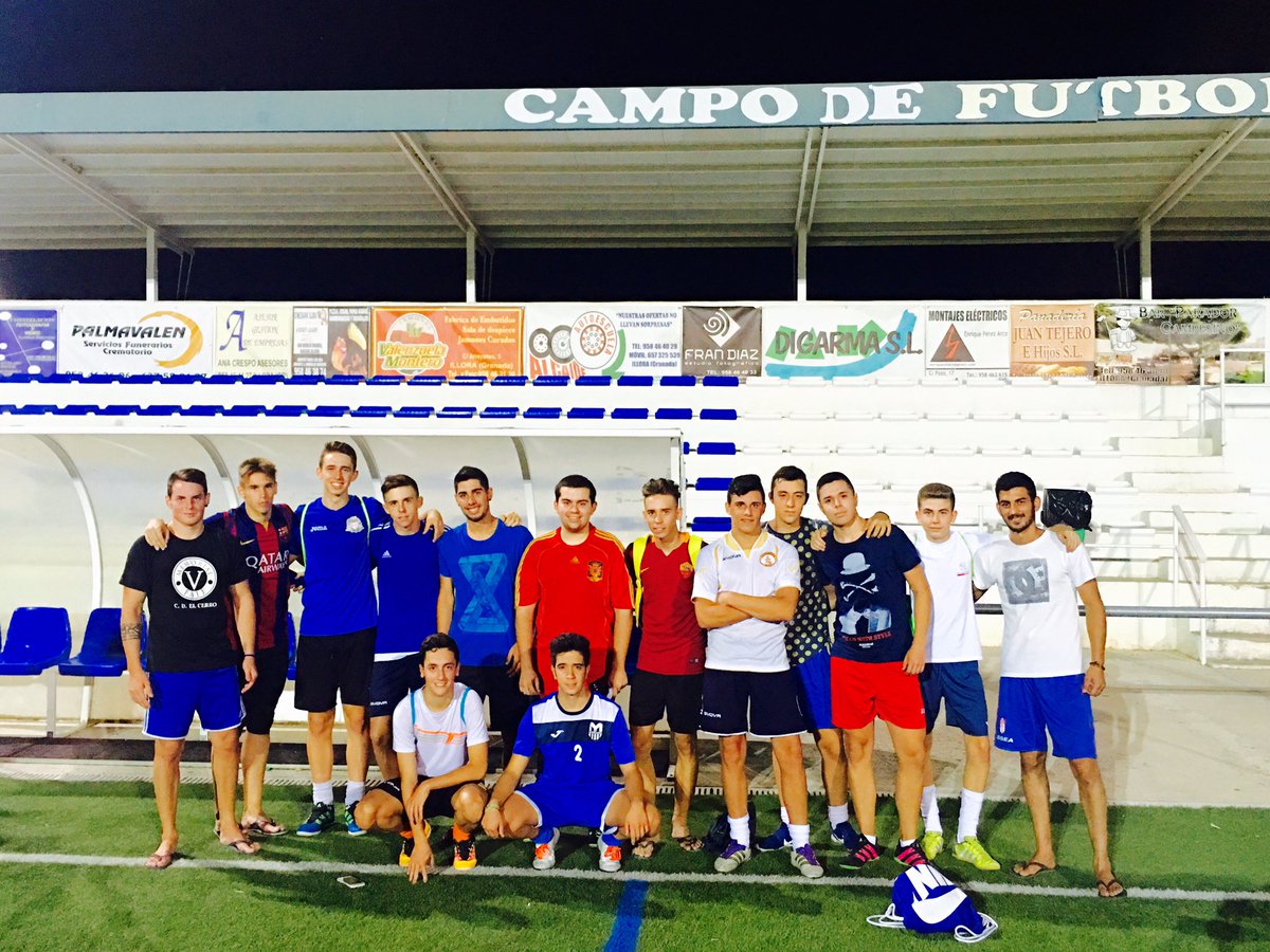 Parte del juvenil entrenado por <a href="/david_negro10/">David Galvez Navas</a>. Gran pre temporada la que están haciendo. #juntossomosgrandes