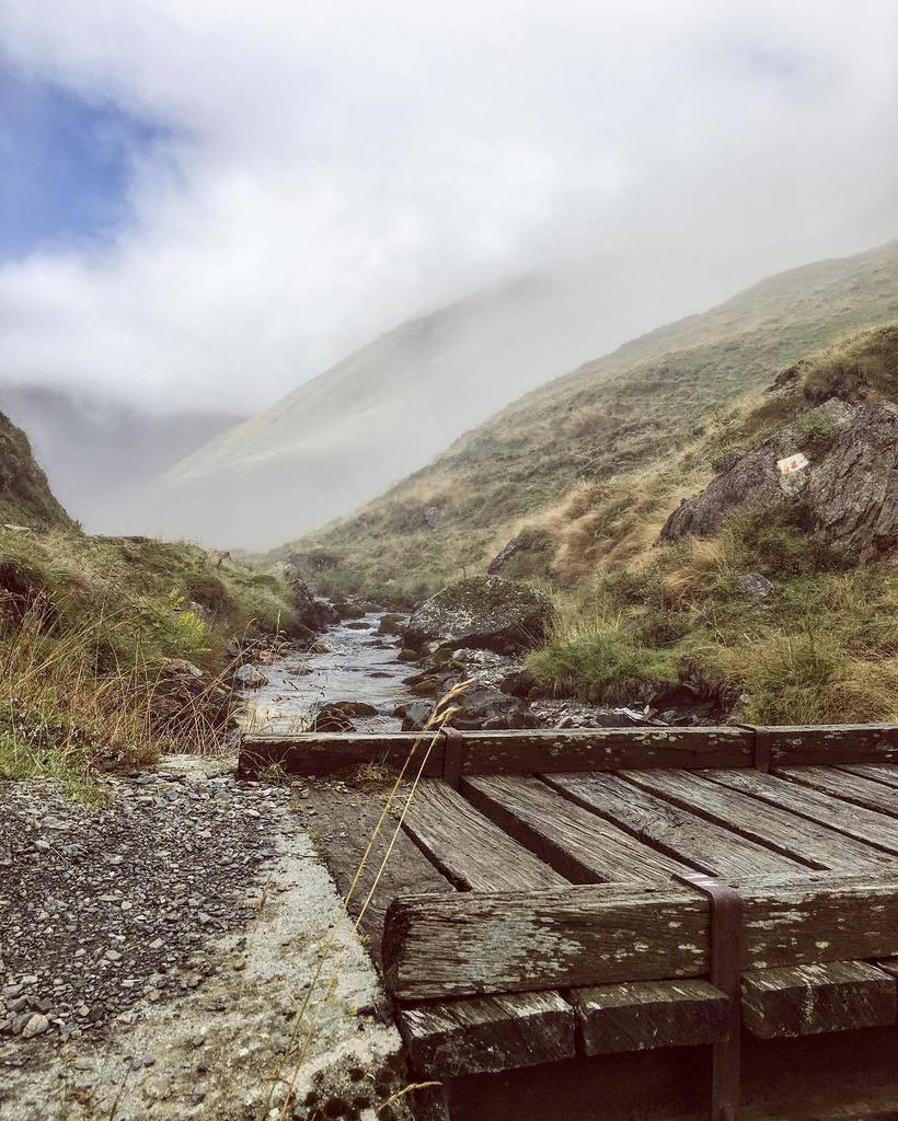 christelle_ott_'s tweet photo. Après le pont, on entre dans le Parc National des Pyrénées 🐻 #⛰ #Barroude #PicdeBarrosa #S… https://t.co/LMIogYZj3O https://t.co/CaLLWrJf9B