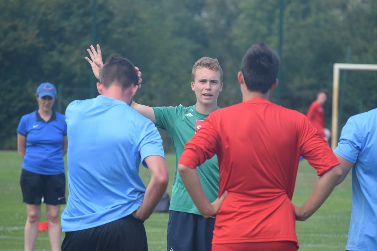LigueFootLFPL's tweet photo. Toutes les photos des 15 candidats du stage #CFF1 #CIFFA cette semaine #CRT @stsebsurloire : https://t.co/PfzS2crDma https://t.co/rvW4VzwSwT