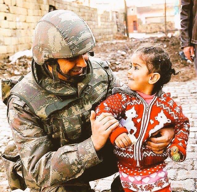 #Cerablus'tan müthiş 1 kare.Türk,bu!Türk askeri bu!Türk beklenen!Dosta güven düşmana korku.MazlumaYunus ZalimeYavuz